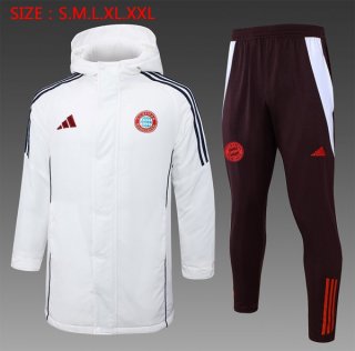 Piumino Bayern Monaco Set Completo 2024 2025 Bianco Piumino Bayern Monaco Set Completo 2024 2025 Bianco